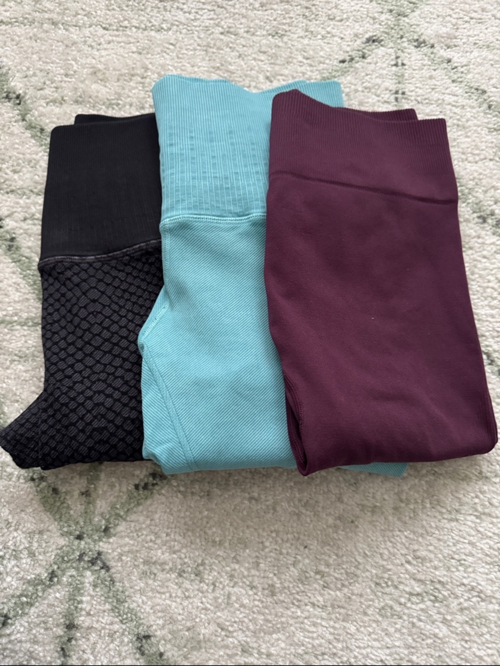 Avocado Yoga - 3 Pairs of 7/8 length Spandex Nylon Leggings in XS/S
